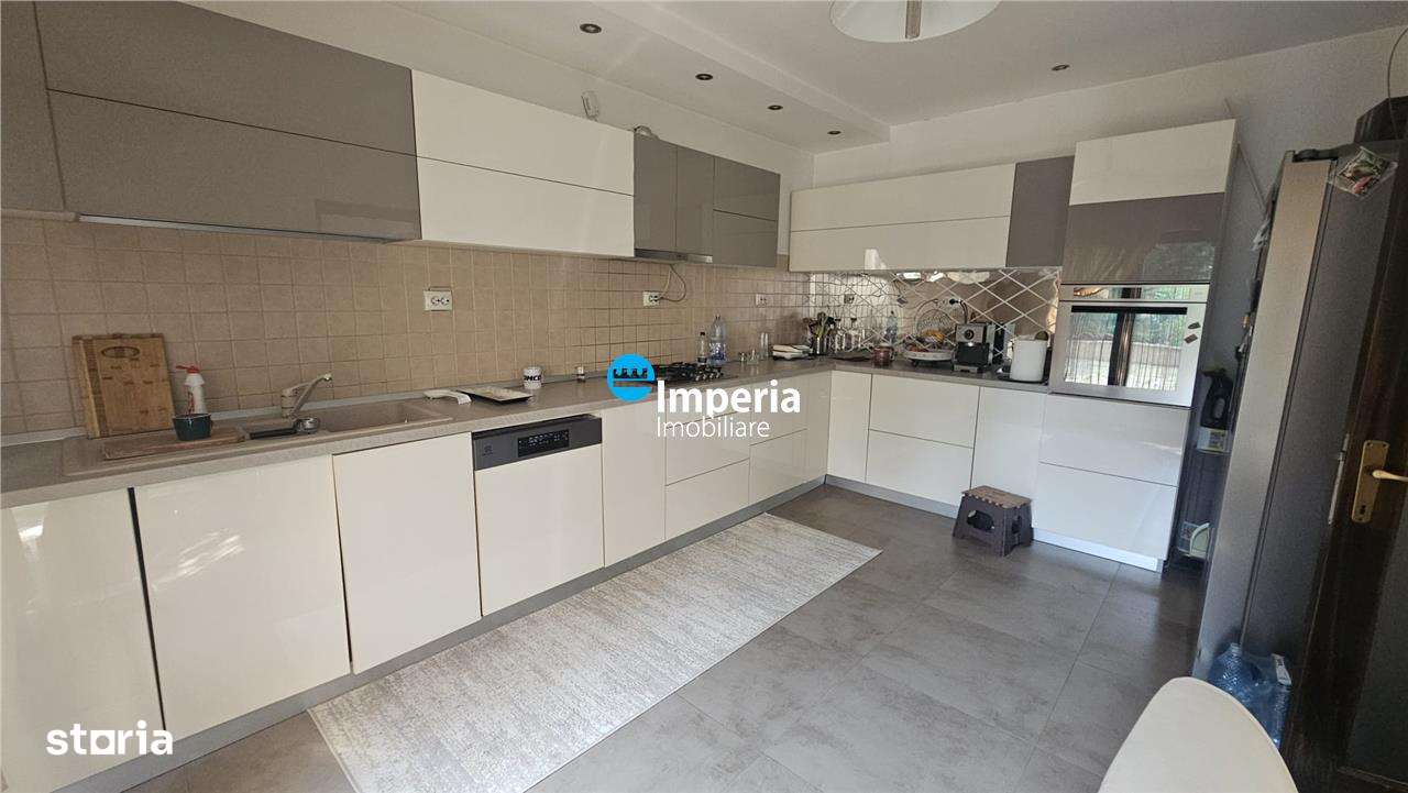 Casa cu teren generos si curte superb amenajata in zona Pietrarie - Imagine principală: 5/10