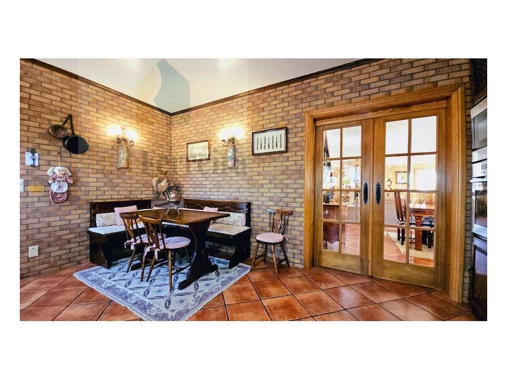 Moradia Isolada com amplo espaço exterior !!-45