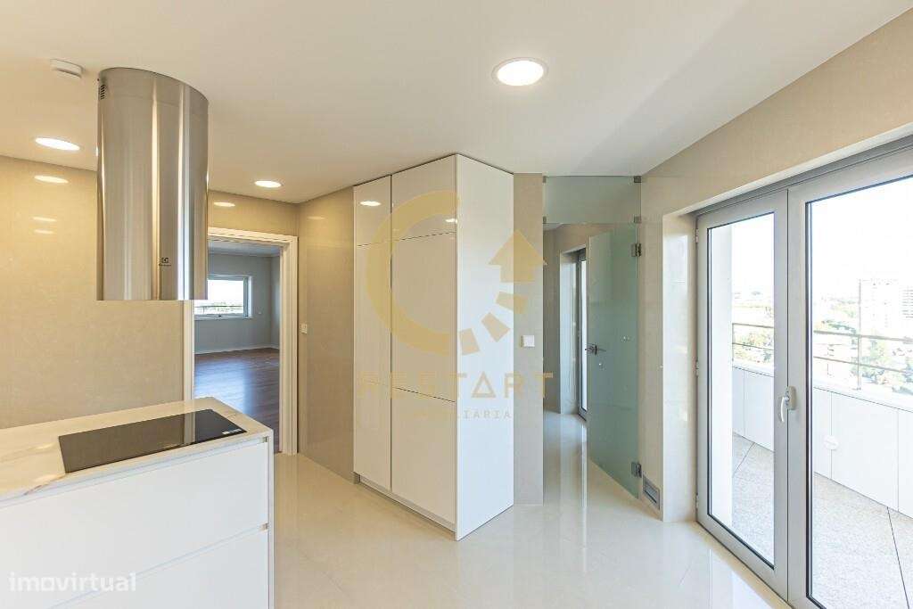 Penthouse T4 de Luxo - Edifício Porto Magnum-16