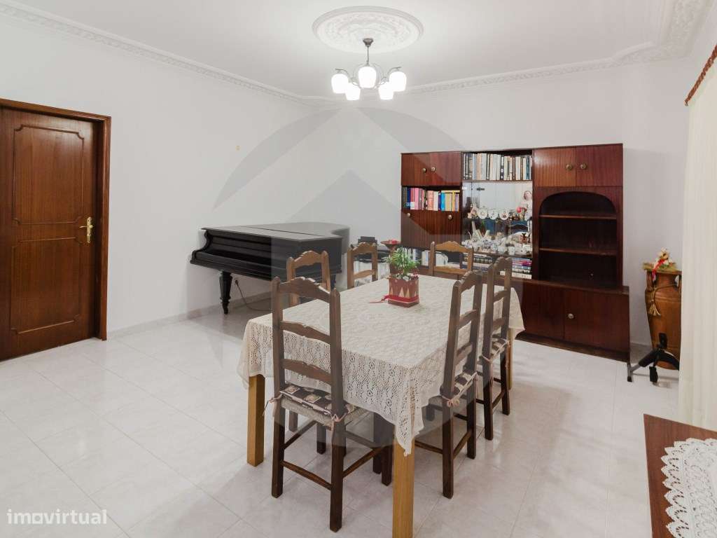 Moradia com Excelente Localização em Almancil com Terreno Adicional... - Grande imagem: 5/19