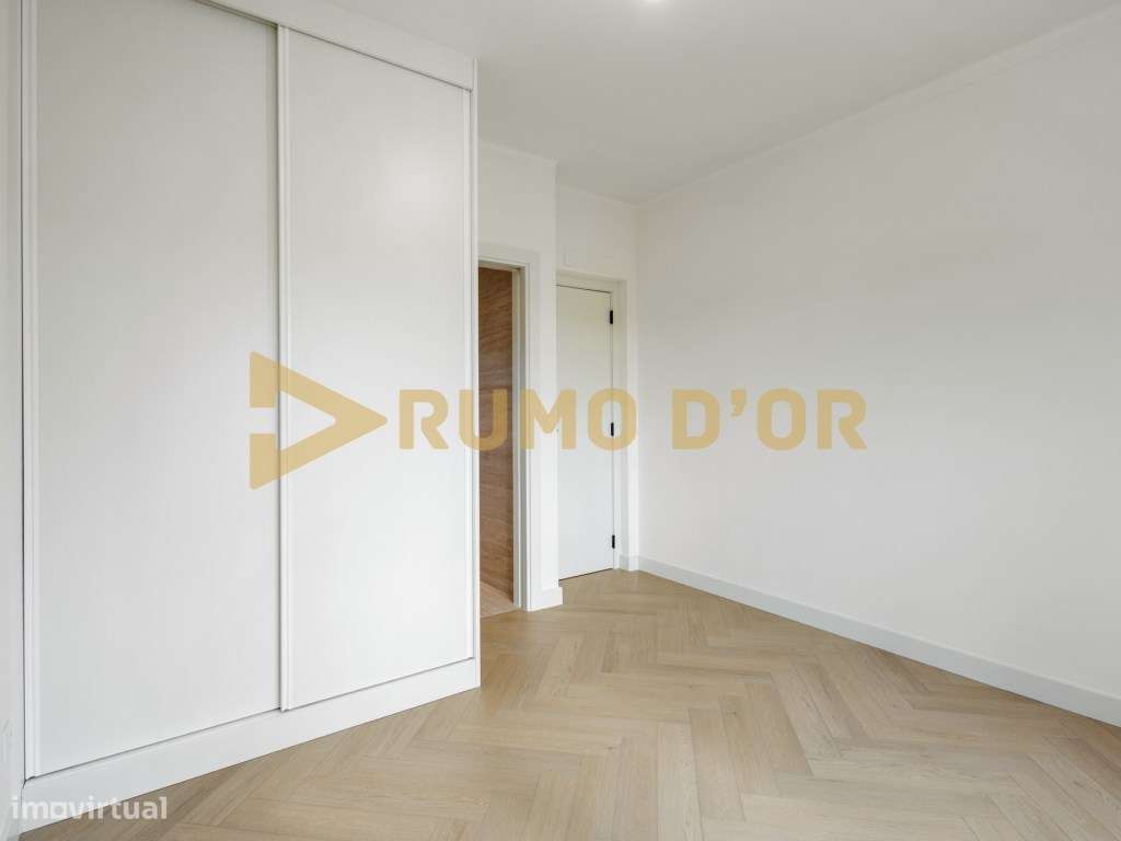 Exclusivo T2 com Vista Mar em Santa Cruz Elegância, Conforto e Loca...-9