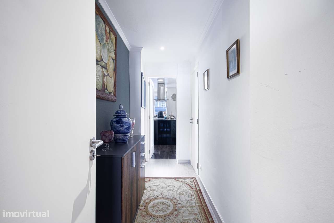 Apartamento T4  remodelado em Carnaxide-21