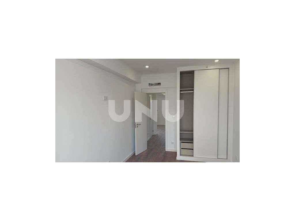 Apartamento T2 na Amadora com muita luminosidade-11