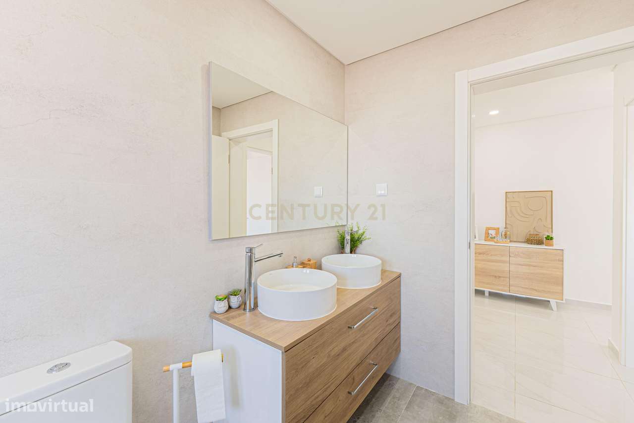 Moradia T4 + anexo T0 | Piscina Infinita | Estuário do Sado-34