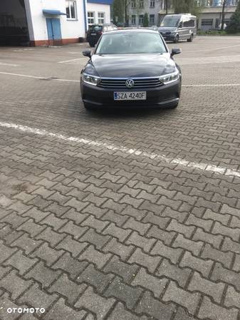 Volkswagen Passat 1.6 TDI BMT Comfortline - 14