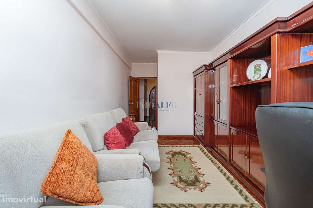 Apartamento T3 em Massamá, junto ao Shopping Center-25
