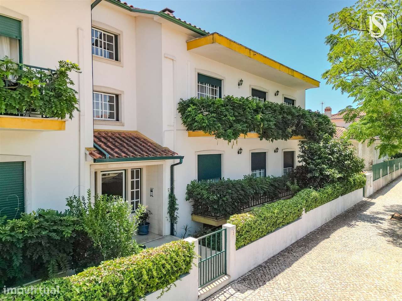 Apartamento T4 c/ Garagem-32
