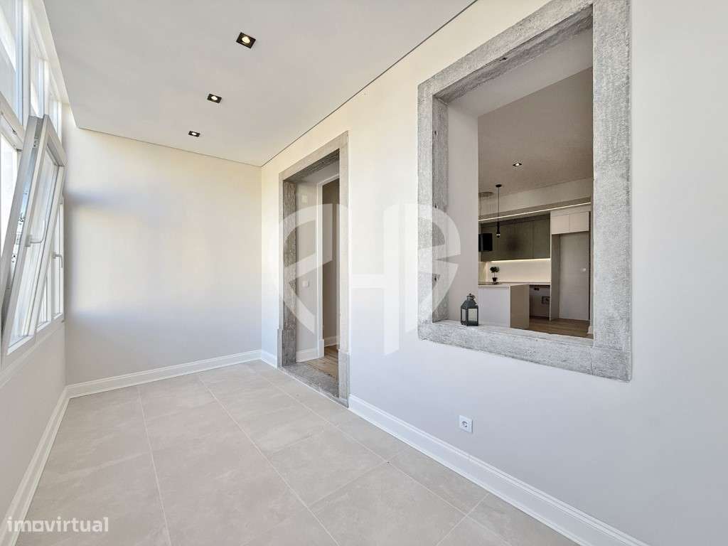 Apartamento T3 // Totalmente Renovado - Av. Almirante Reis-16