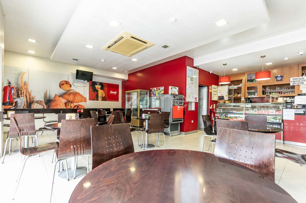 Estabelecimento Comercial a venda em Bicesse - Grande imagem: 5/24