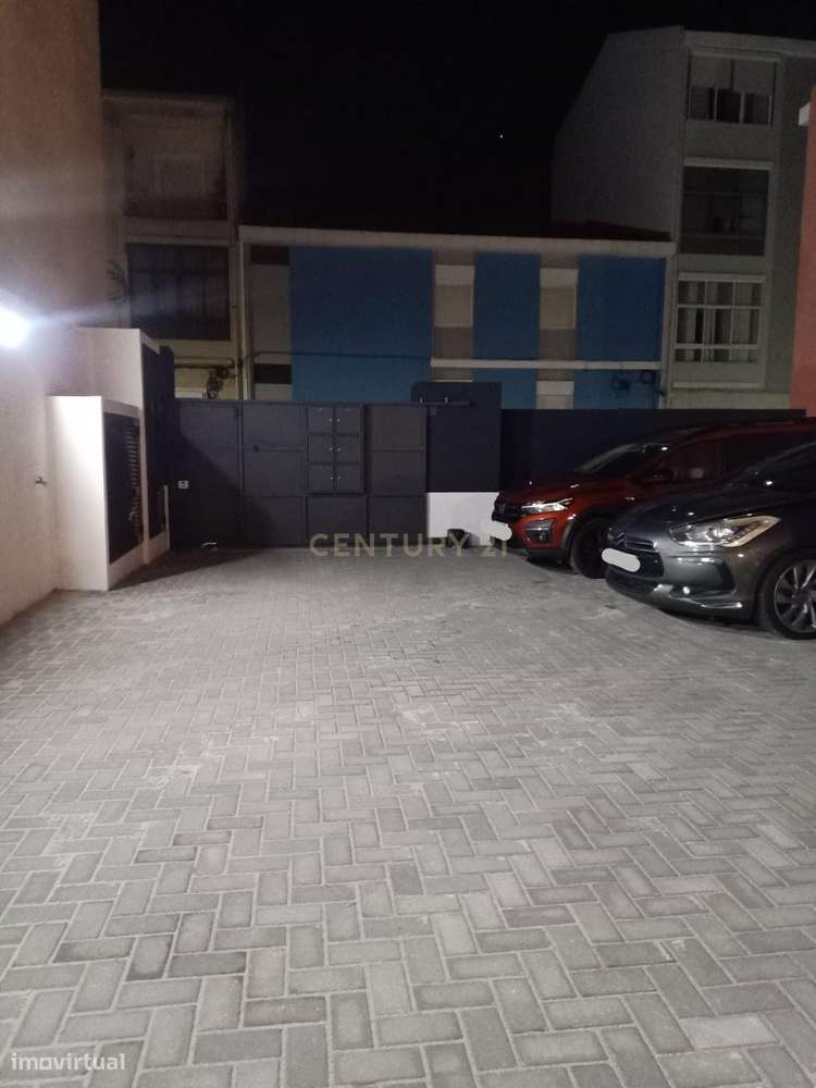 Apartamento T2 semi-novo, no Alto do Seixalinho, Barreiro-37