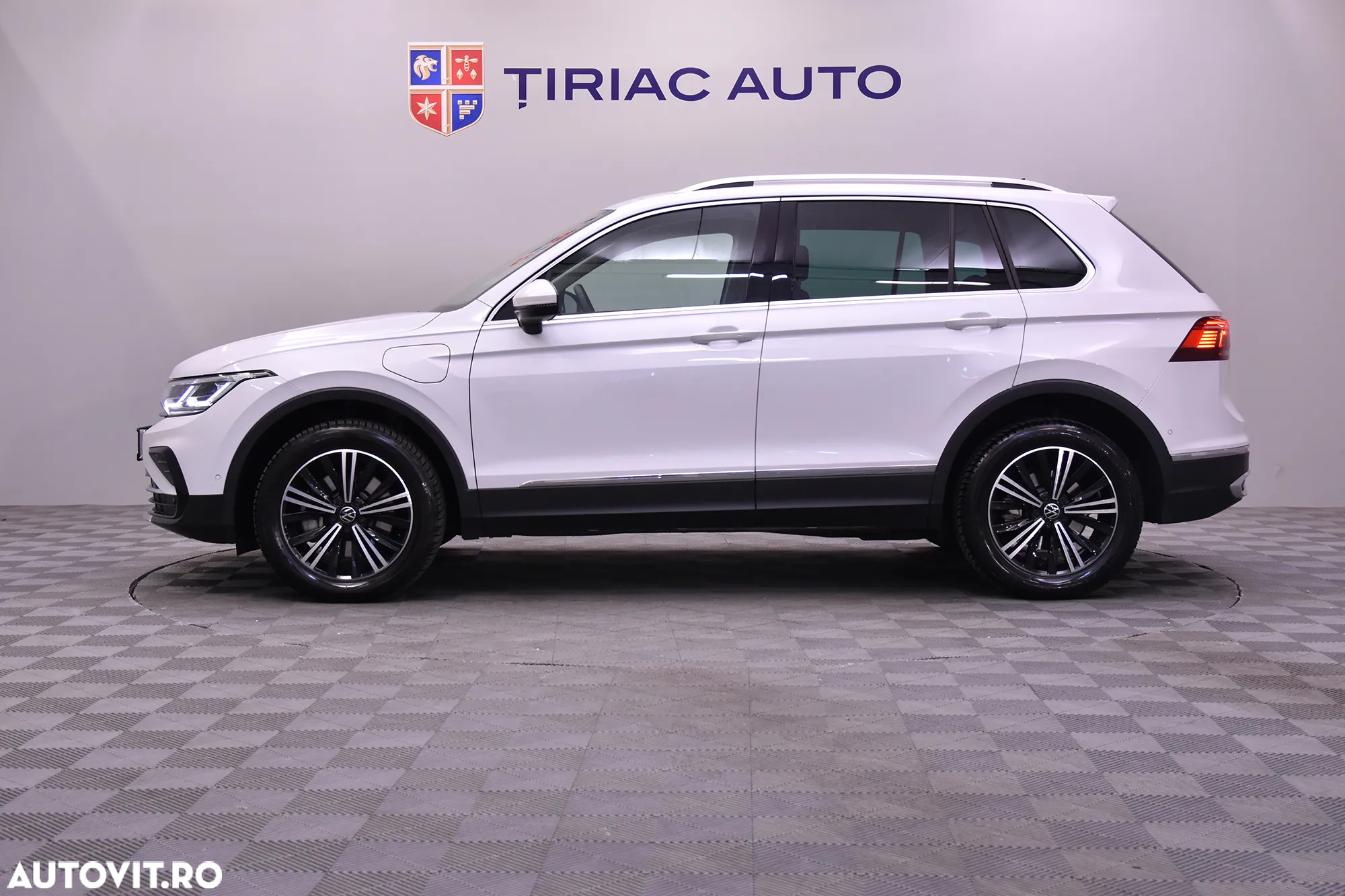 Volkswagen Tiguan 1.4 eHybrid OPF Elegance - 2