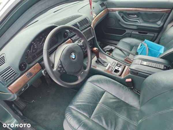 BMW Seria 7 728i L - 2