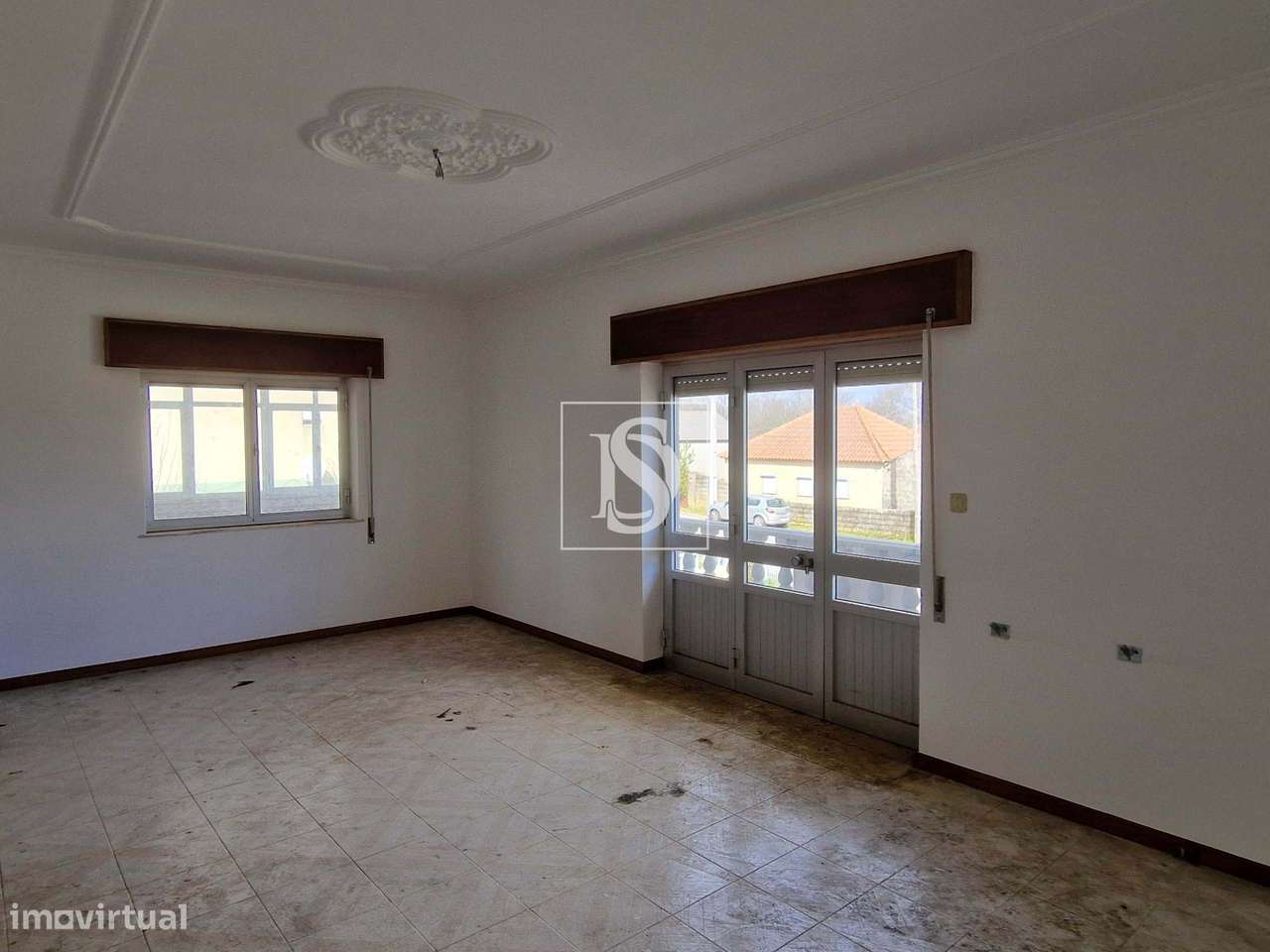 Venda de Moradia T4 independente em S. João da Corveira, Valpaços-23