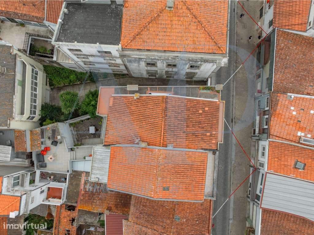 Moradia T4 com espaço comercial e logradouro no centro da Póvoa de ...-32