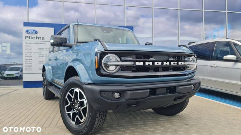 Ford Bronco - 1