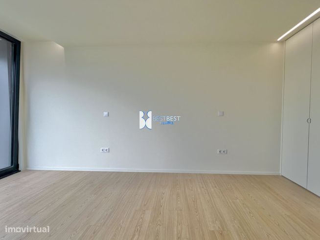 MORADIA INDIVIDUAL DE LUXO T3, DUAS SUITES, NOVA, CONCLUIDA,NA TROFA-12