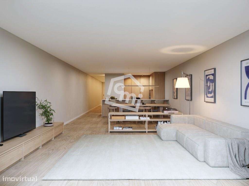 Moradia T4 Triplex com Jardim e Piscina no Centro de Matosinhos-5