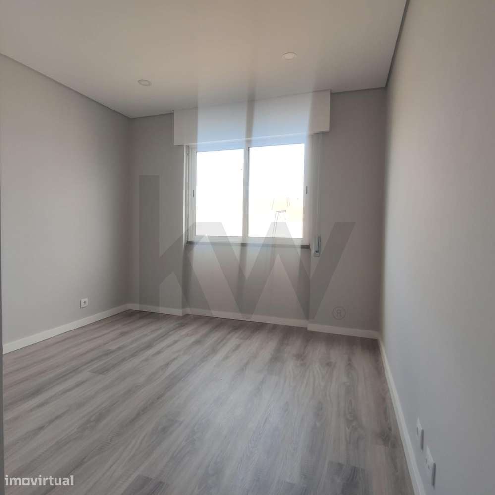 Apartamento T3 na Cruz de Pau – Remodelado e com Excelente Localização-7