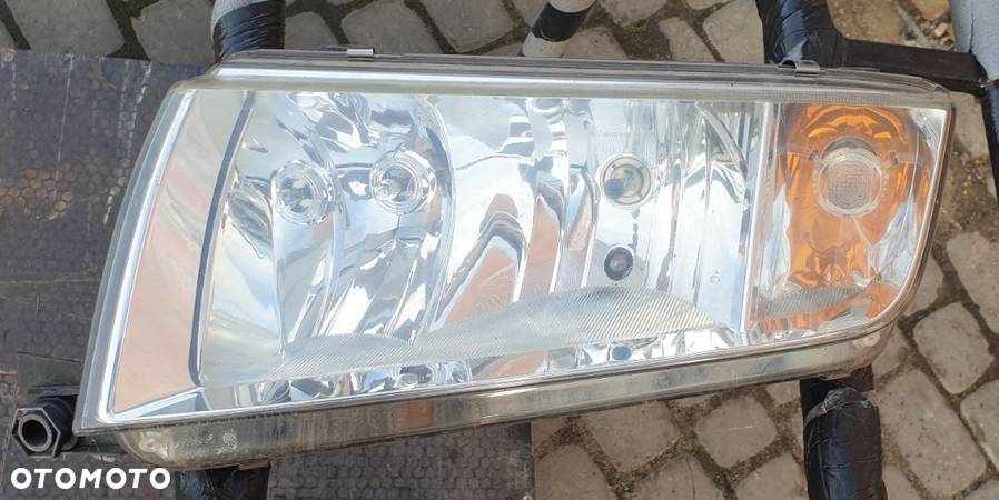 LAMPA PRZEDNIA PRAWA LEWA SKODA FABIA I - 5