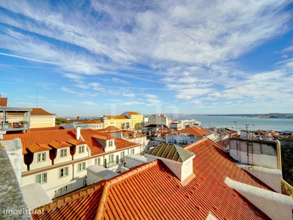 Apartamento T3 duplex com varanda no Chiado, Lisboa-14