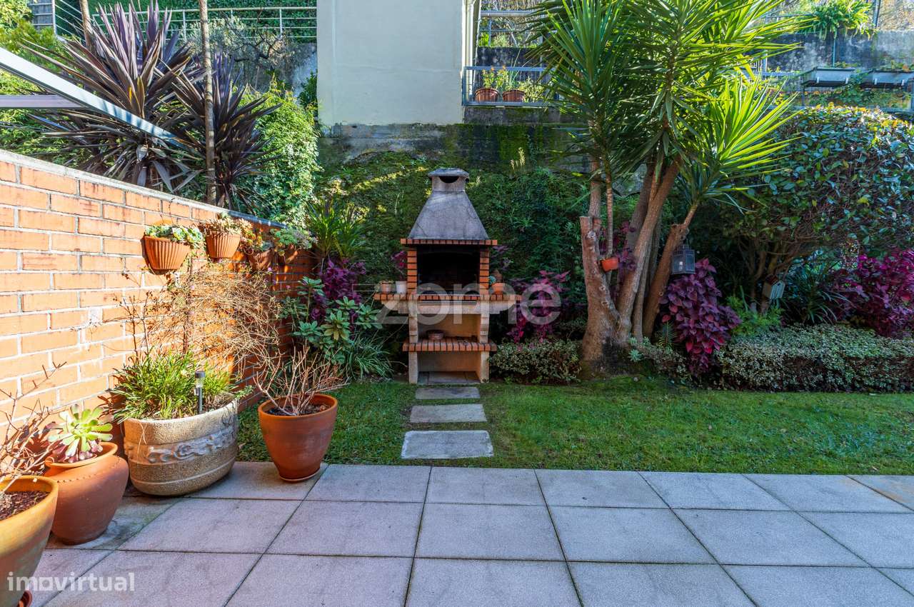 Moradia Geminada T3 em Aldão-22