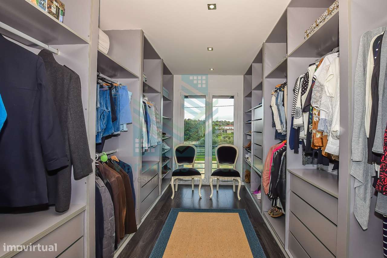 Moradia de luxo T5 com piscina e anexo-28