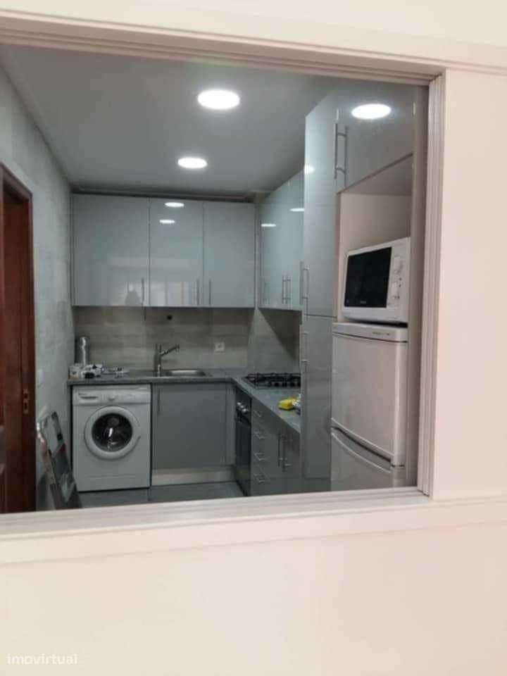 T2 mobilado e equipado + garagem Celas - Grande imagem: 4/9