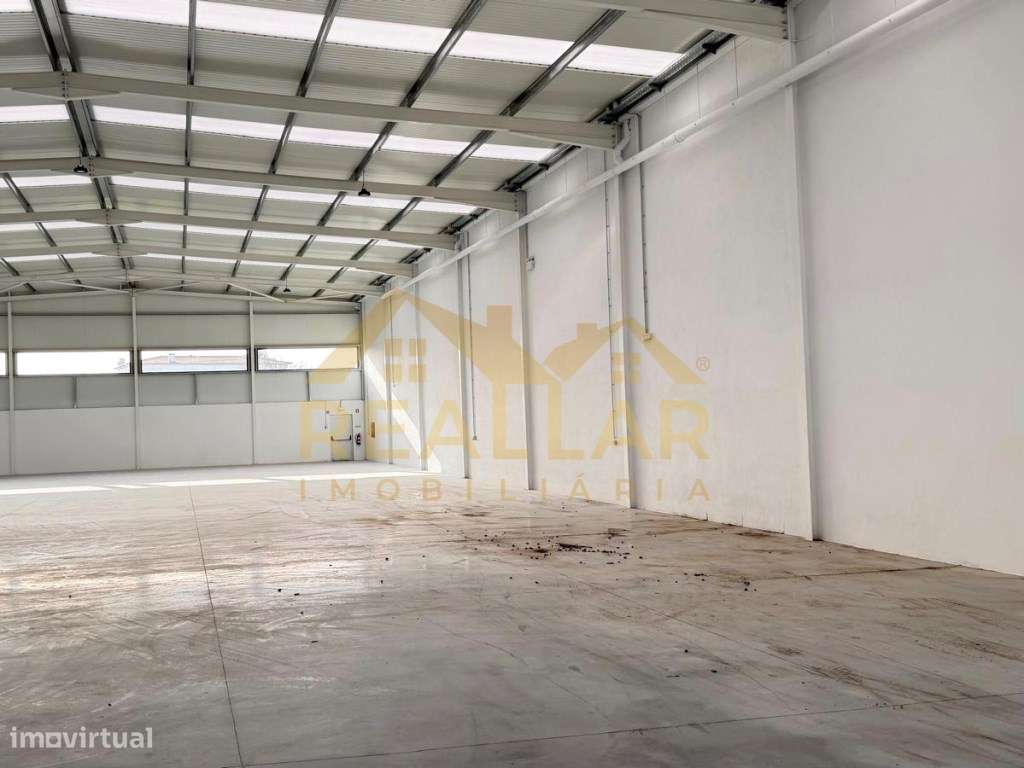 Pavilhão Industrial de 1.200 m² em Barcelos - Potência de 200 kVA e... - Grande imagem: 3/21