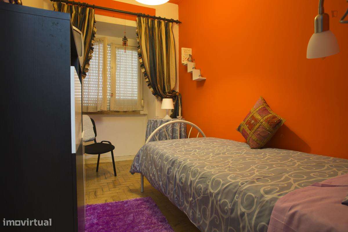 Quarto - localizado em São Bento Lisbon - Grande imagem: 2/9