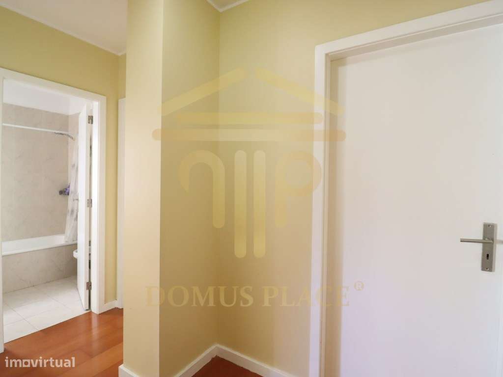 Apartamento T3 no Castelo da Maia com Terraço, 3 Frentes e Lugar de...-40