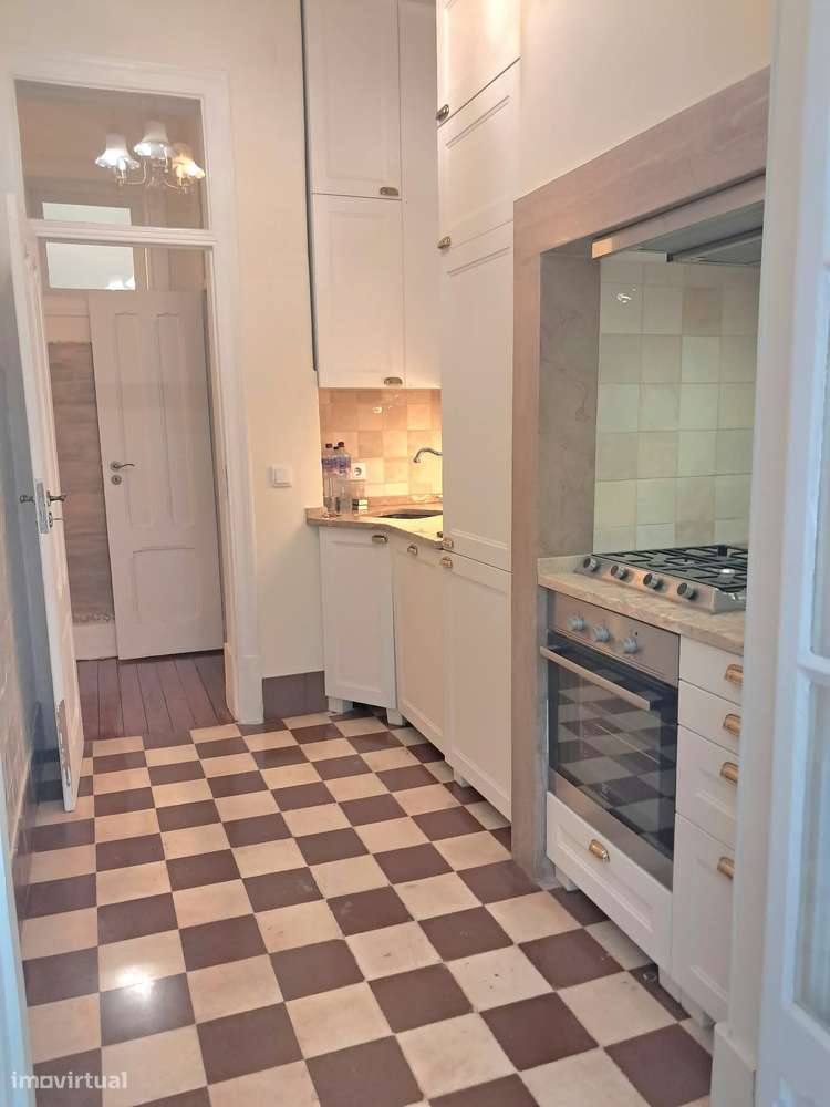 Apartamento ÍMPAR T3+1 com Jardim exclusivo próximo Metro Alameda-6