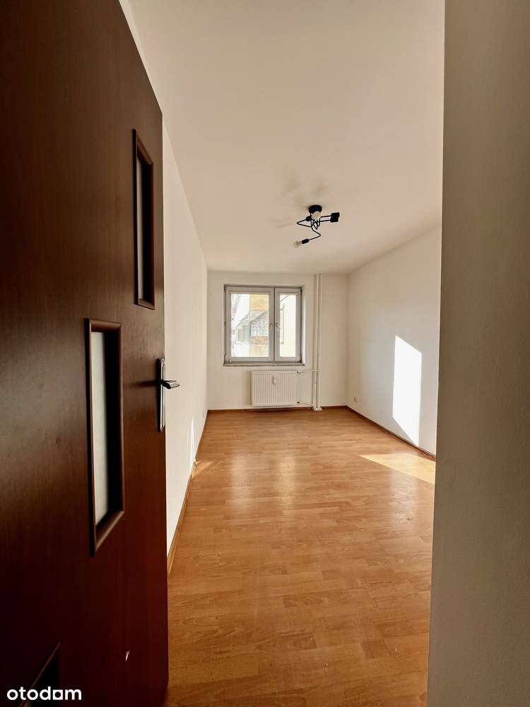 Przestronne mieszkanie z balkonem w centrum-2