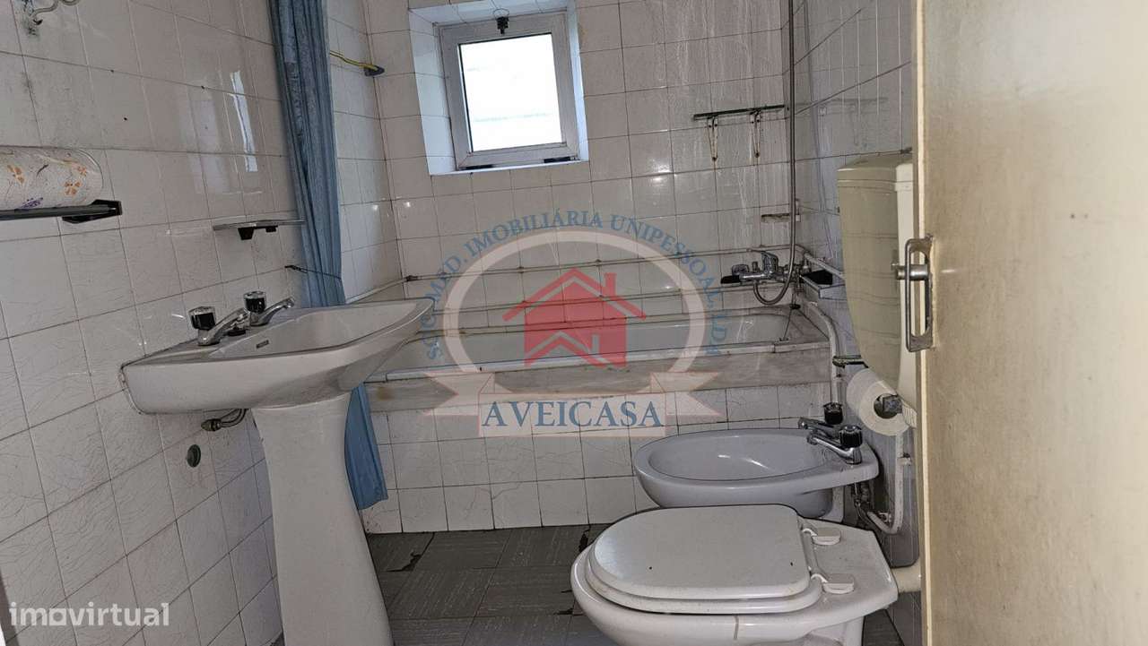 CASA GANDARESA EM VERDEMILHO PARA RECUPERAR-9