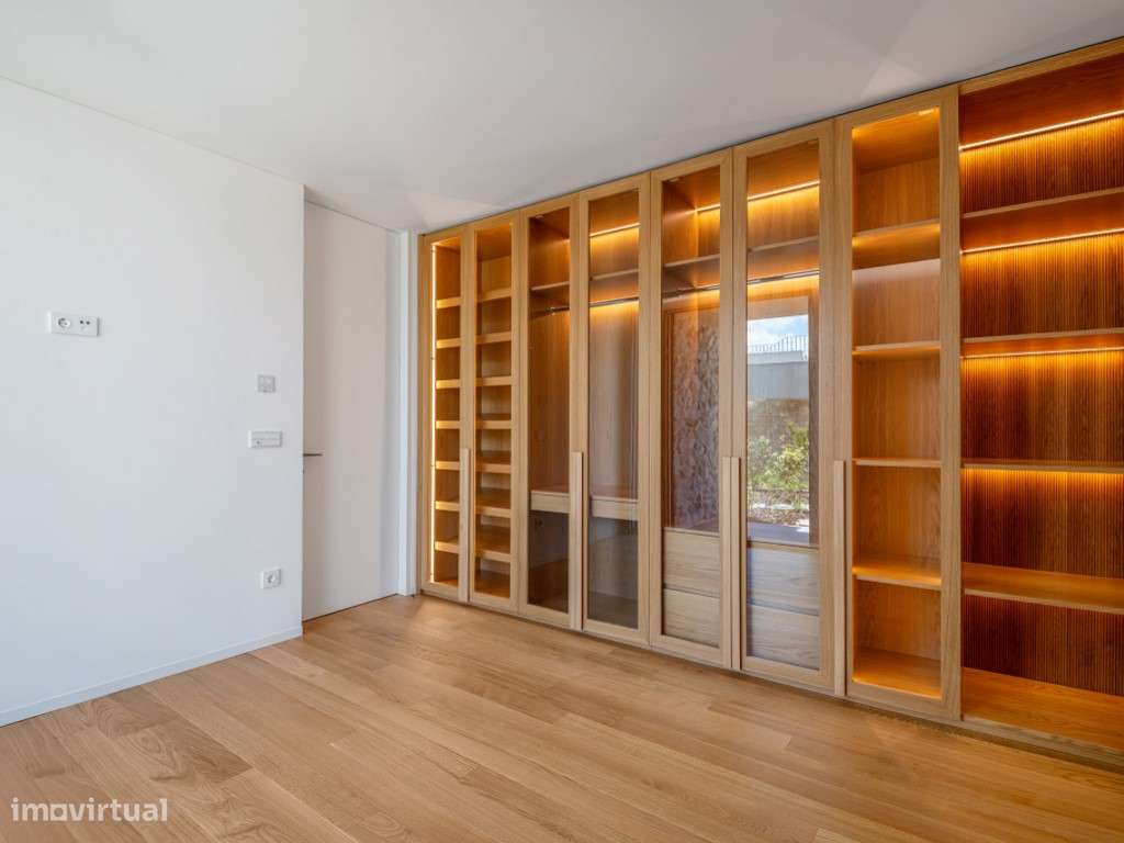 Moradia de excelência em fase final de construção junto à Lagoa de ...-17