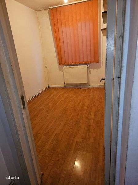 Vand apartament 3 camere - Imagine principală: 4/5