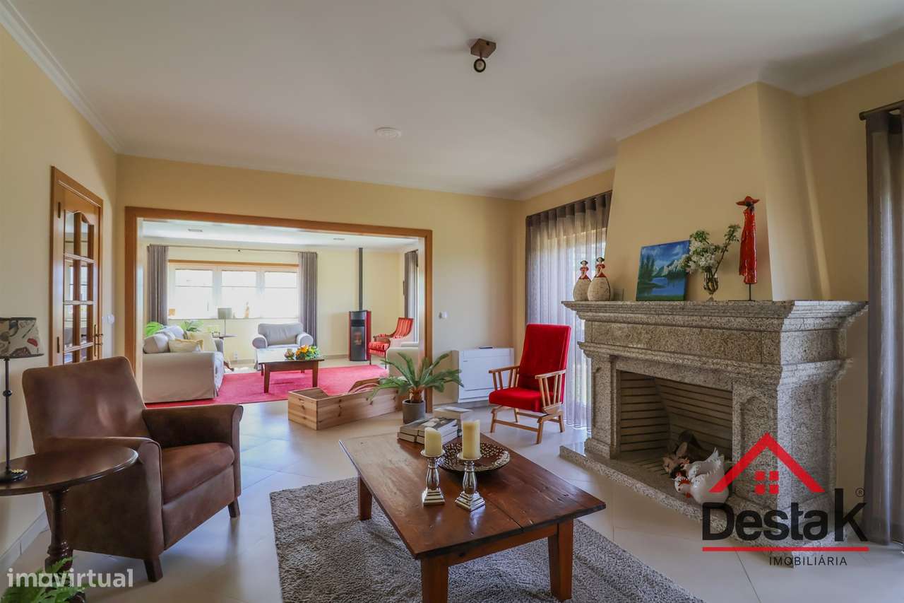 Fantástica Moradia isolada V4 em Lordosa, Viseu-9