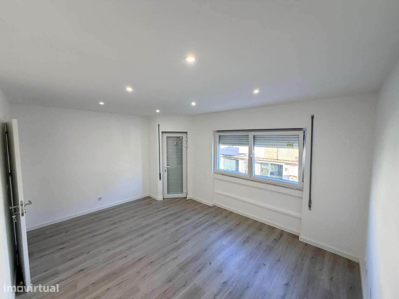 T2 totalmente renovado em Lavradio -  Barreiro-9