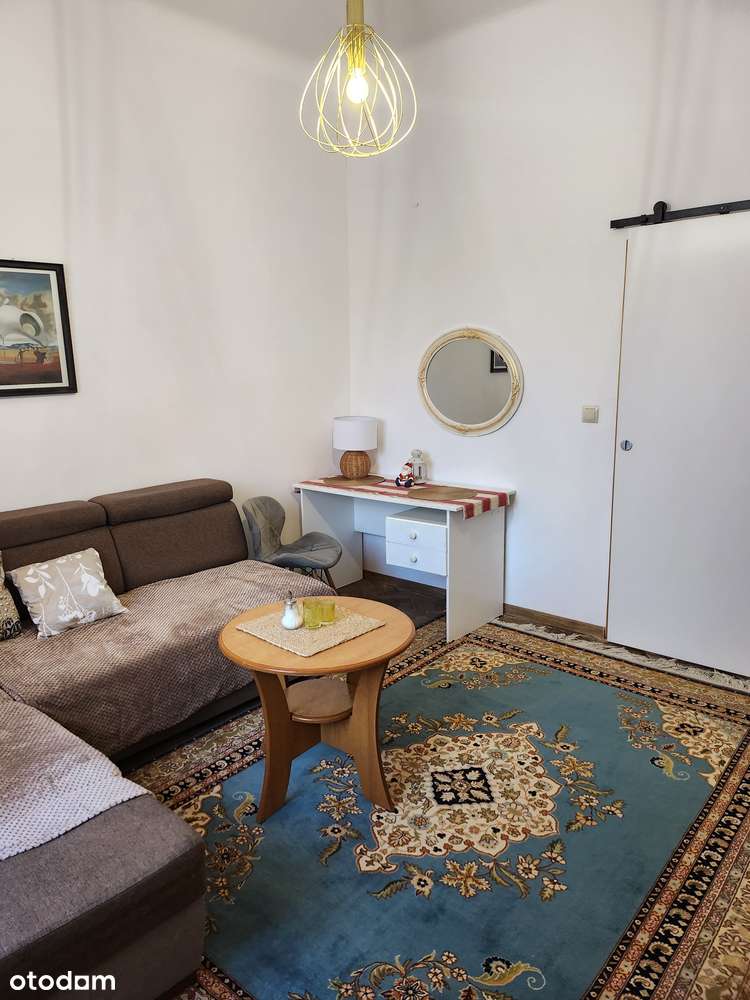 Kawalerka w Śródmieściu z osobną kuchnią - Pełny obrazek: 5/10