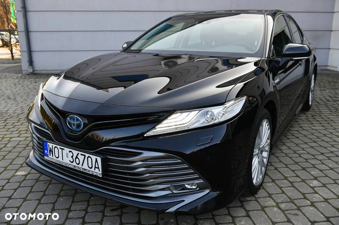 Toyota Camry - 5