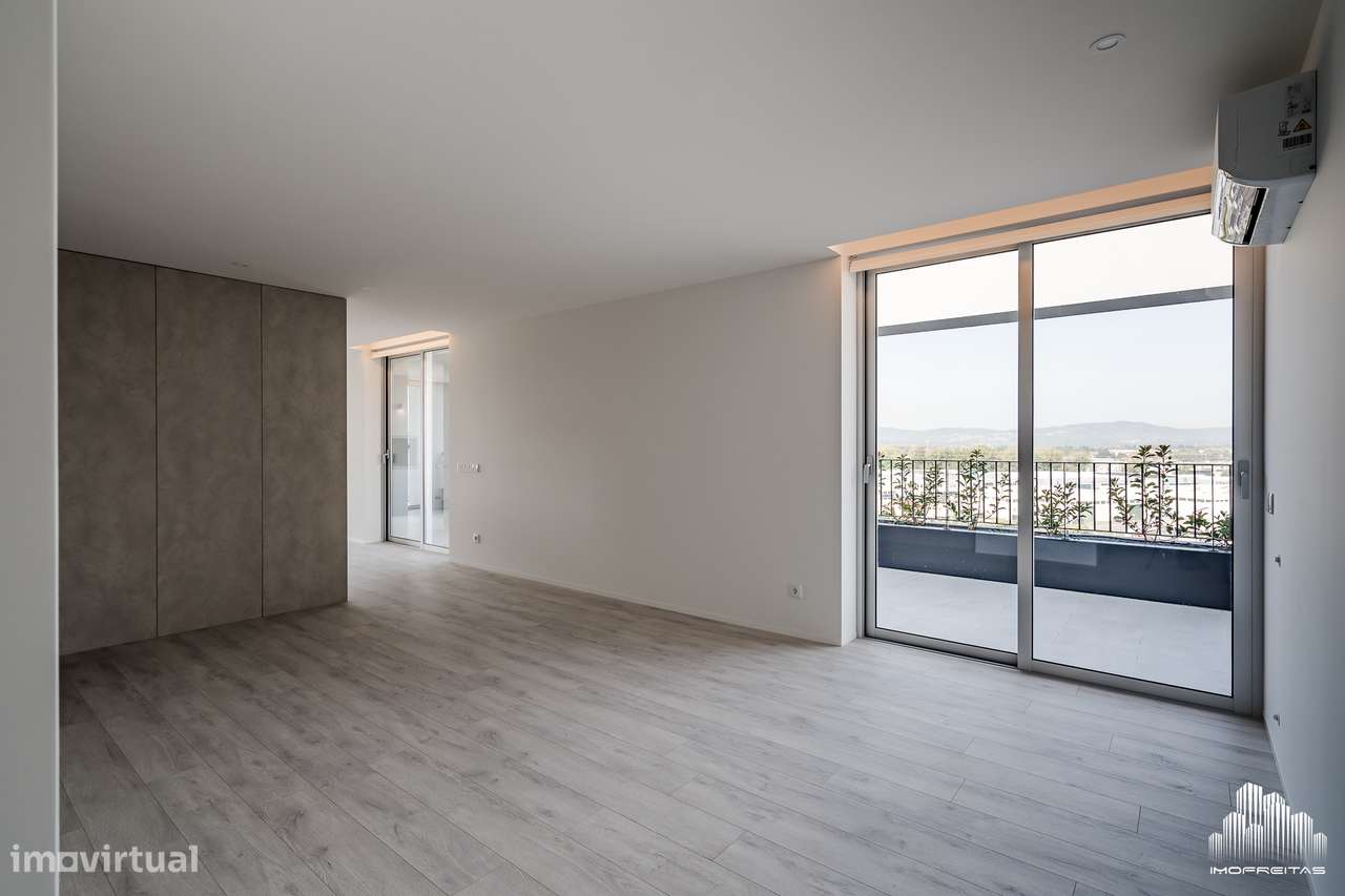 Fantástica Penthouse T4 com três Frentes e um Terraço de 120m2!-20