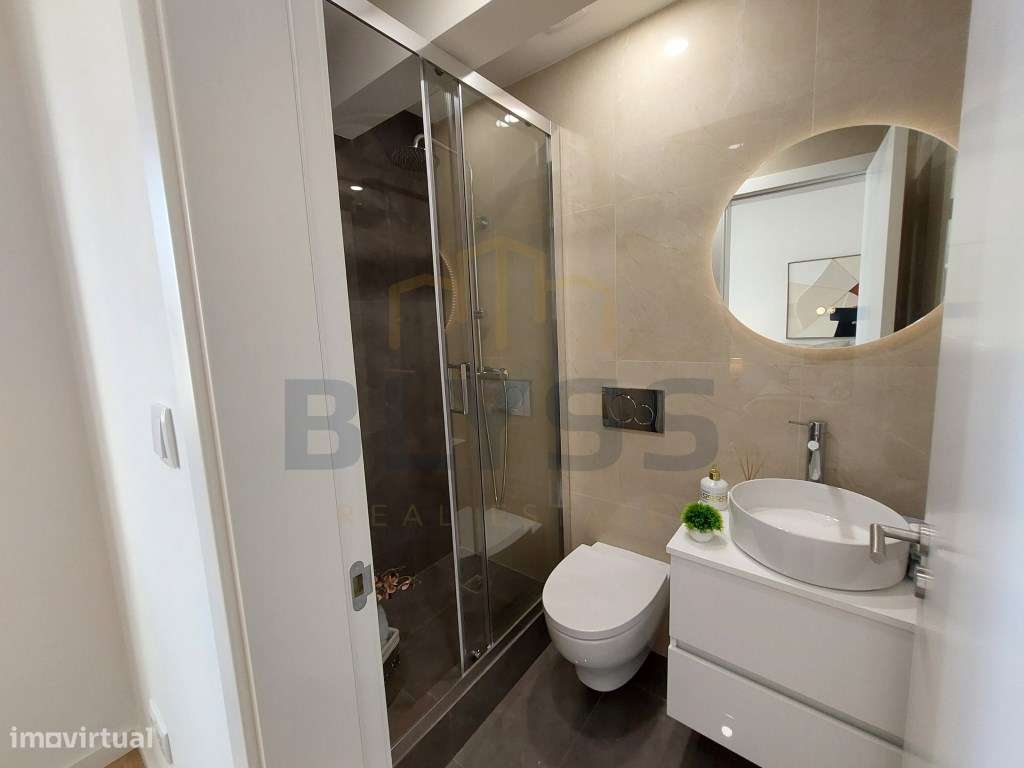 Apartamento T3, totalmente remodelado em Benfica. *Oferta da Escrit... - Grande imagem: 5/20