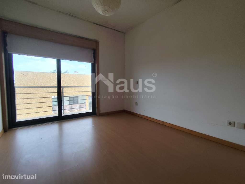 T3 com 2 lugares de parqueamento - Vila Serena-10