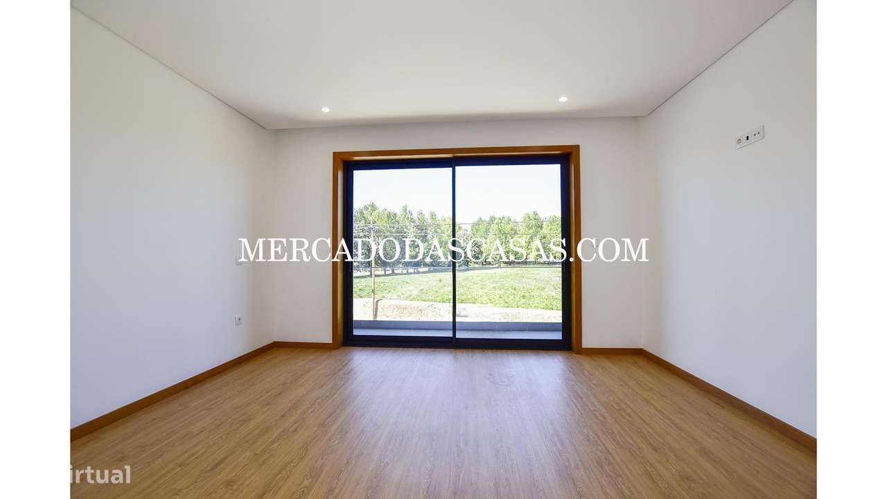 Moradia T3 Nova em S.M.Feira, junto ao castelo-19