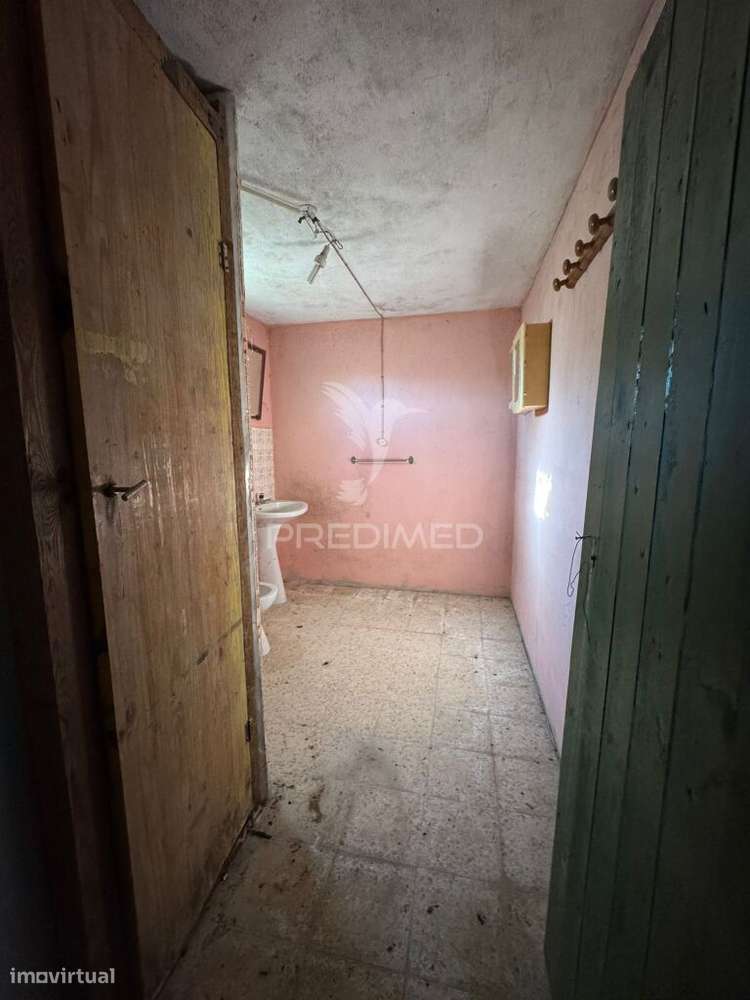 Comprar Casa com projeto aprovado para recuperar em Caranguejeira - Grande imagem: 5/12