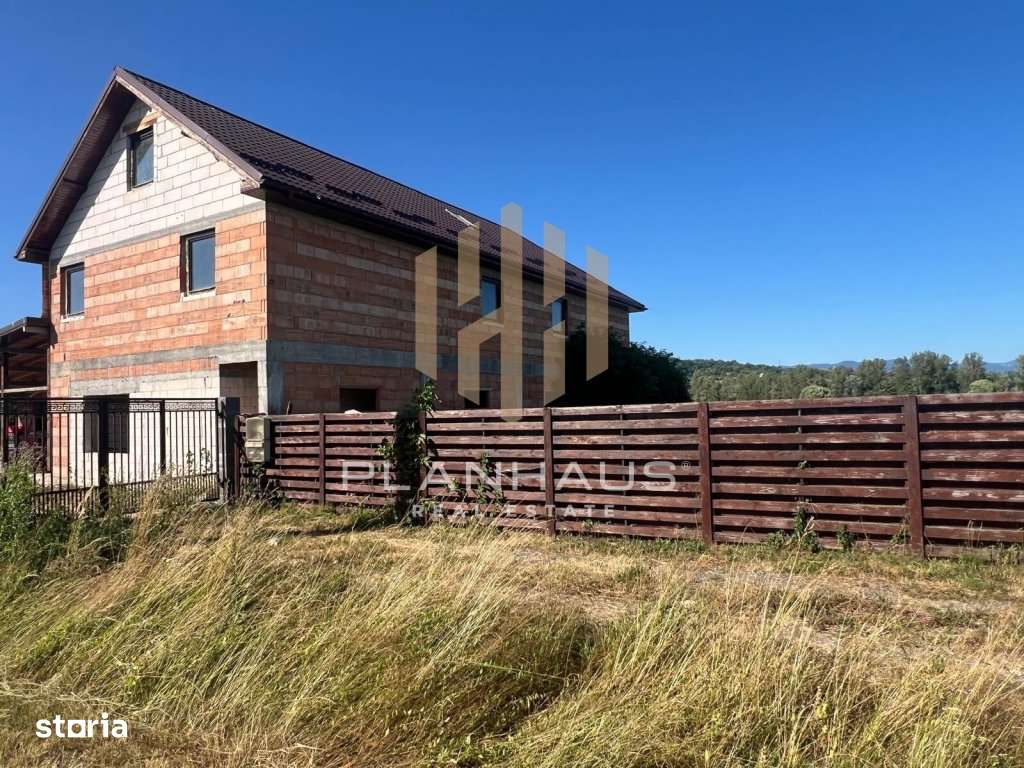 Constructie la rosu Săcălășeni ,Maramureș,ideal pensiune ,dezvolt - Imagine principală: 3/10