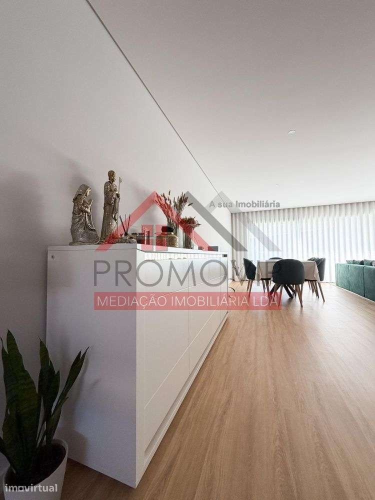 Moradia em Banda T3 Seminova Santo Tirso-5