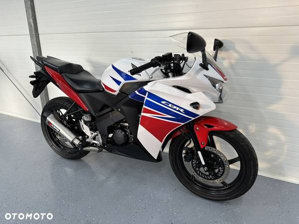 Honda CBR - 1