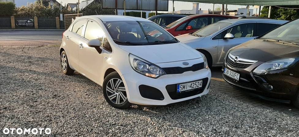 Kia Rio 1.2 L - 25