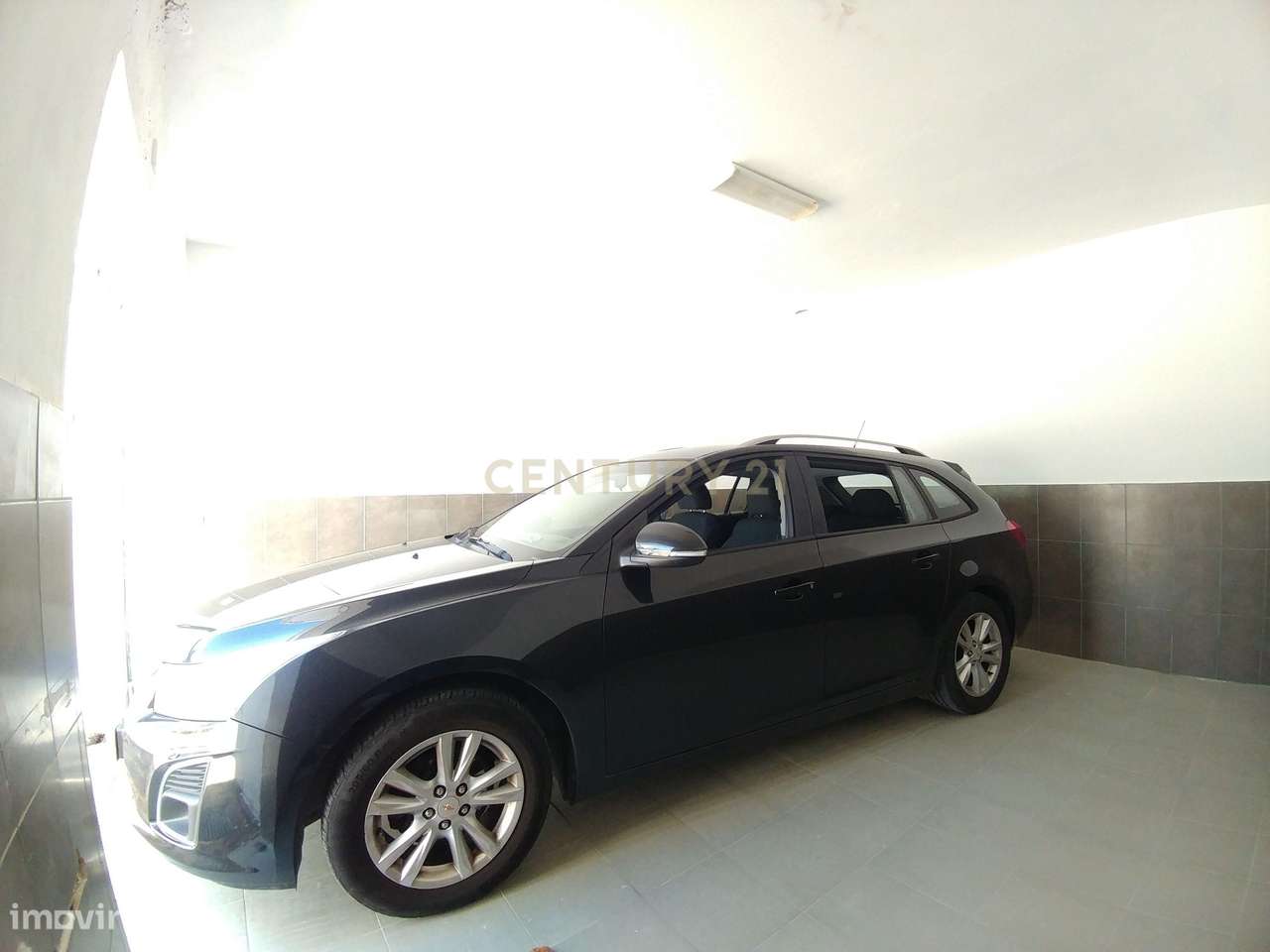 Garagem com 23 m2, 9 tomadas eléctricas, água e esgotos/espaço multi f - Grande imagem: 5/12