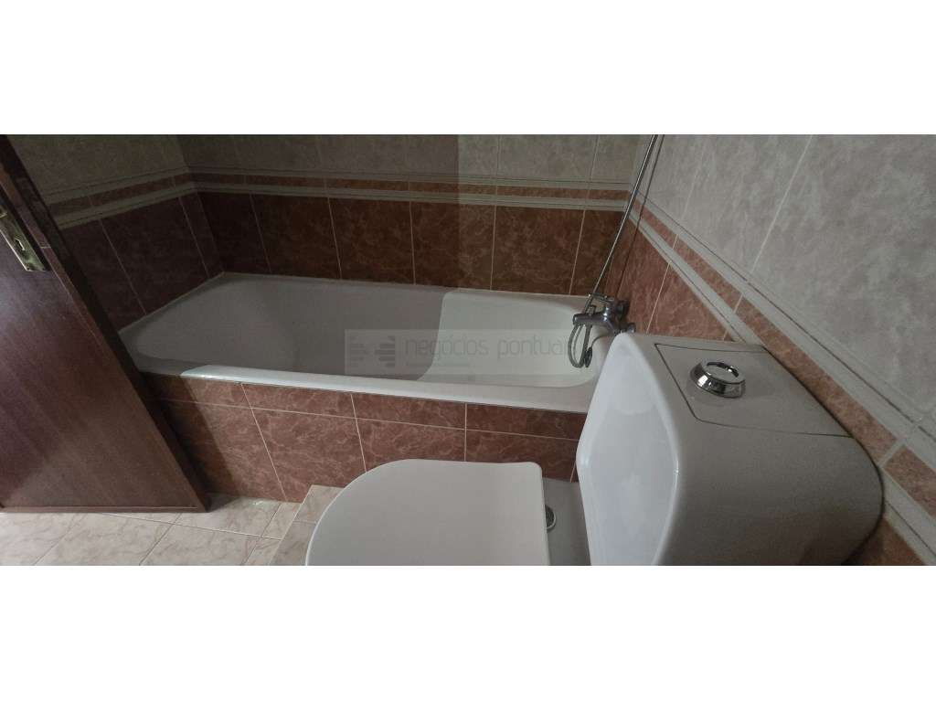 Excelente apartamento T5 Duplex-23